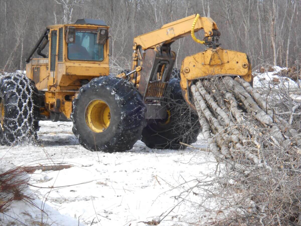 Grapple Skidder 