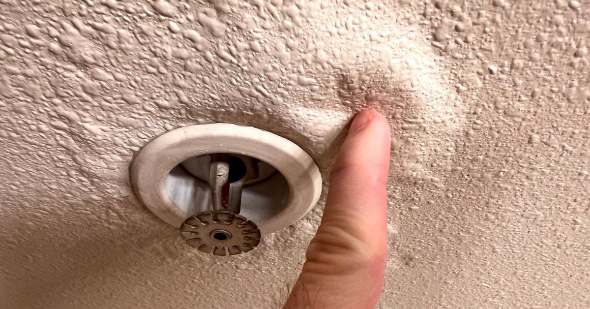 Water Damage in Commercial Properties: Rapid Response and Restoration Water Damage in Commercial Properties: Rapid Response and Restoration