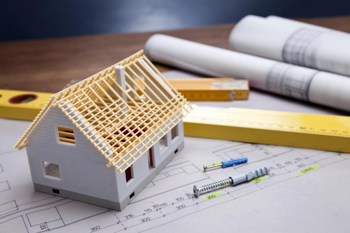 What is the Best Time to Build in Eau Claire, WI?