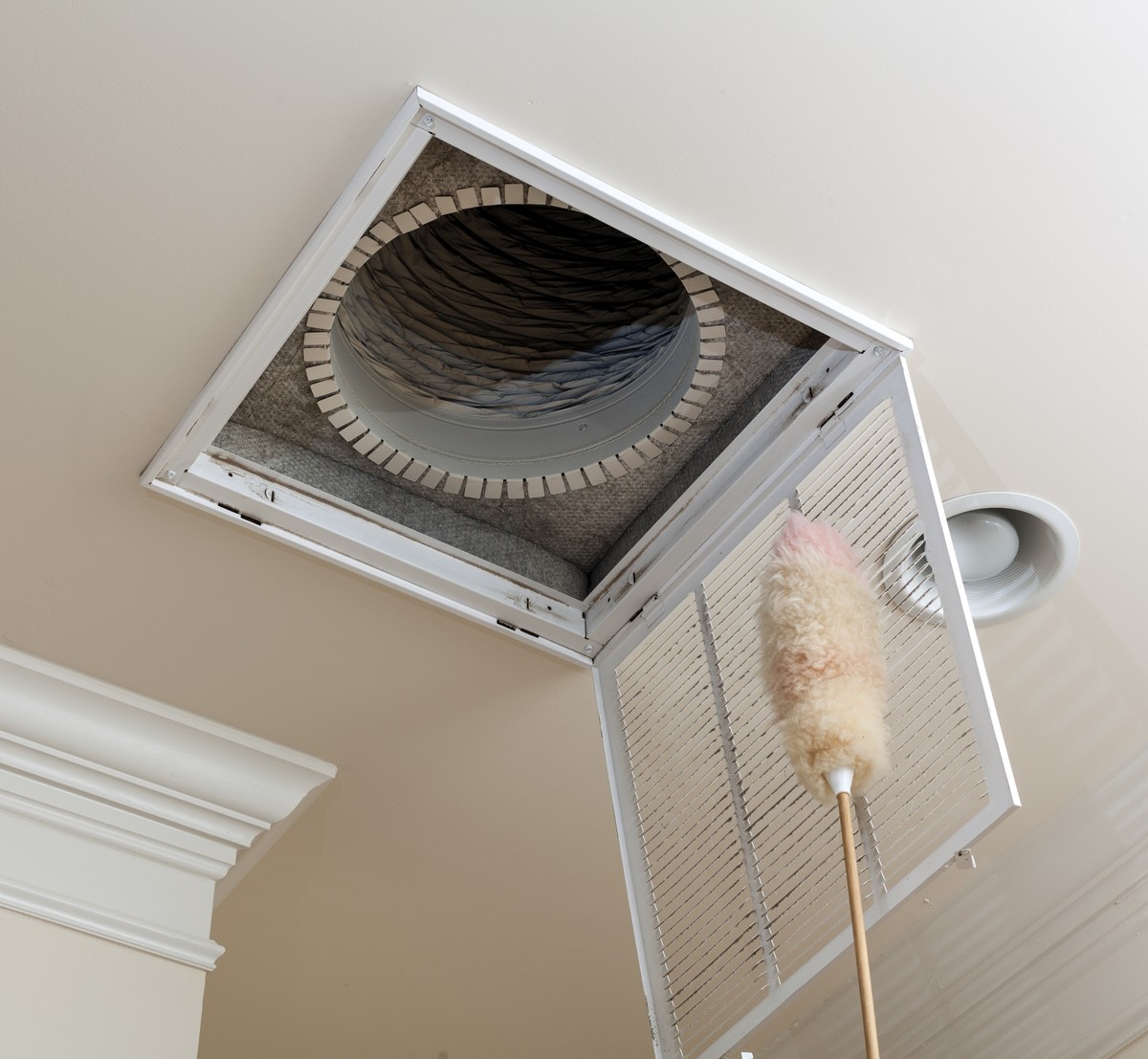 [Air Vent Safety] How to Clean Moldy Air Vents the Right Way