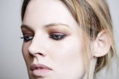 Makeup How-To: Ombre Eyes